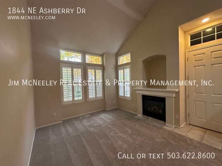 1844 Ne Ashberry Dr - Photo 6 of 33