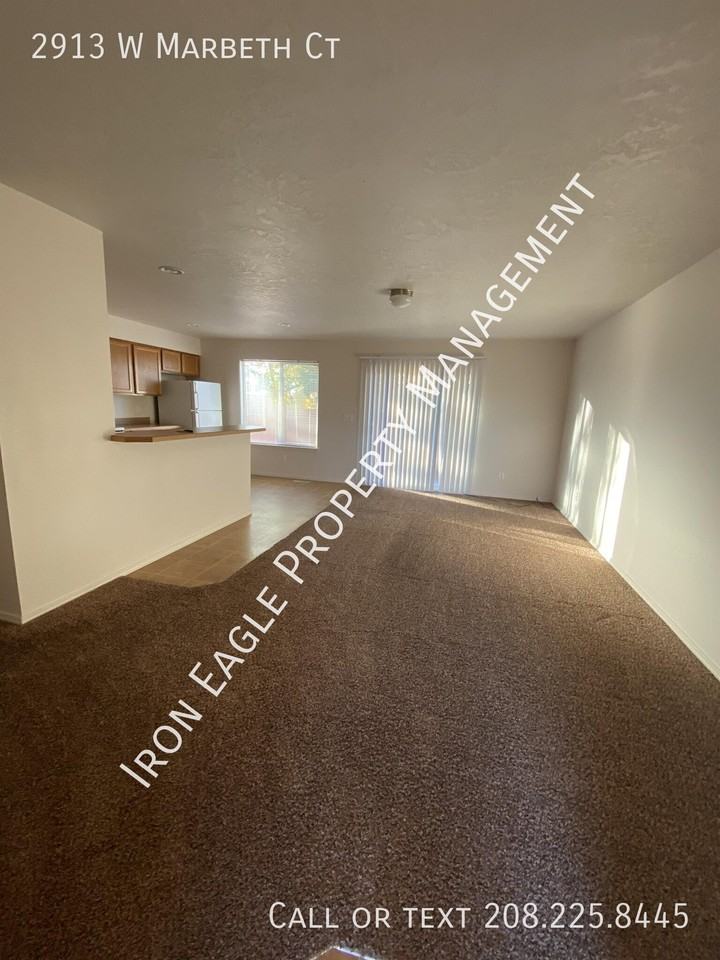 2913 W Marbeth Ct - Photo 2 of 13