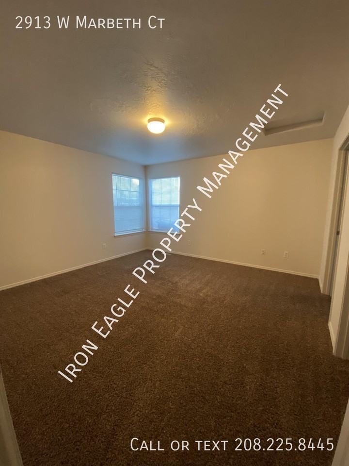 2913 W Marbeth Ct - Photo 5 of 13