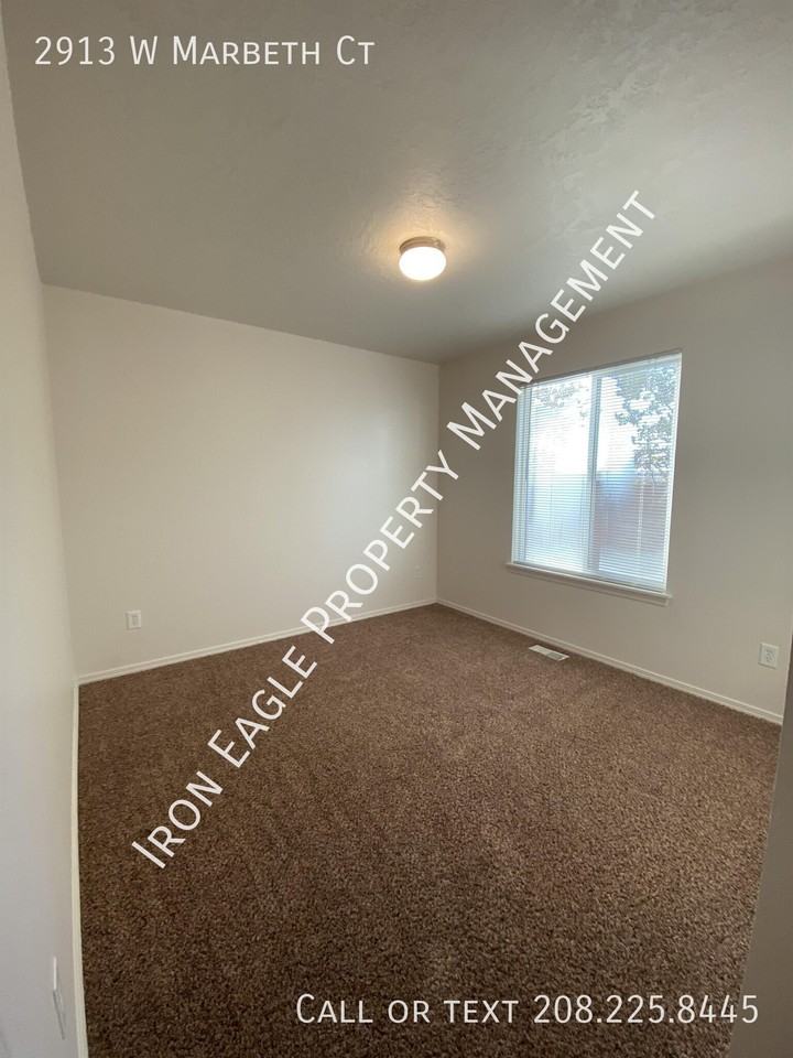2913 W Marbeth Ct - Photo 7 of 13