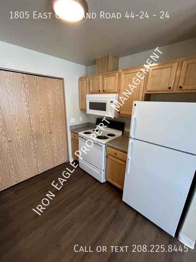 1805 E Overland Rd #24 - Photo 5 of 22