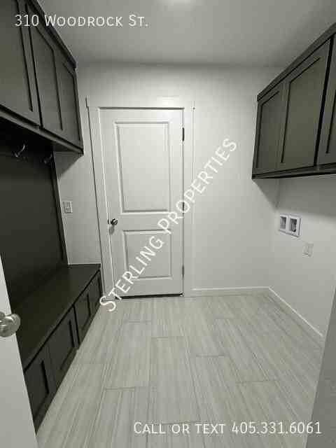 310 Woodrock St - Photo 5 of 25