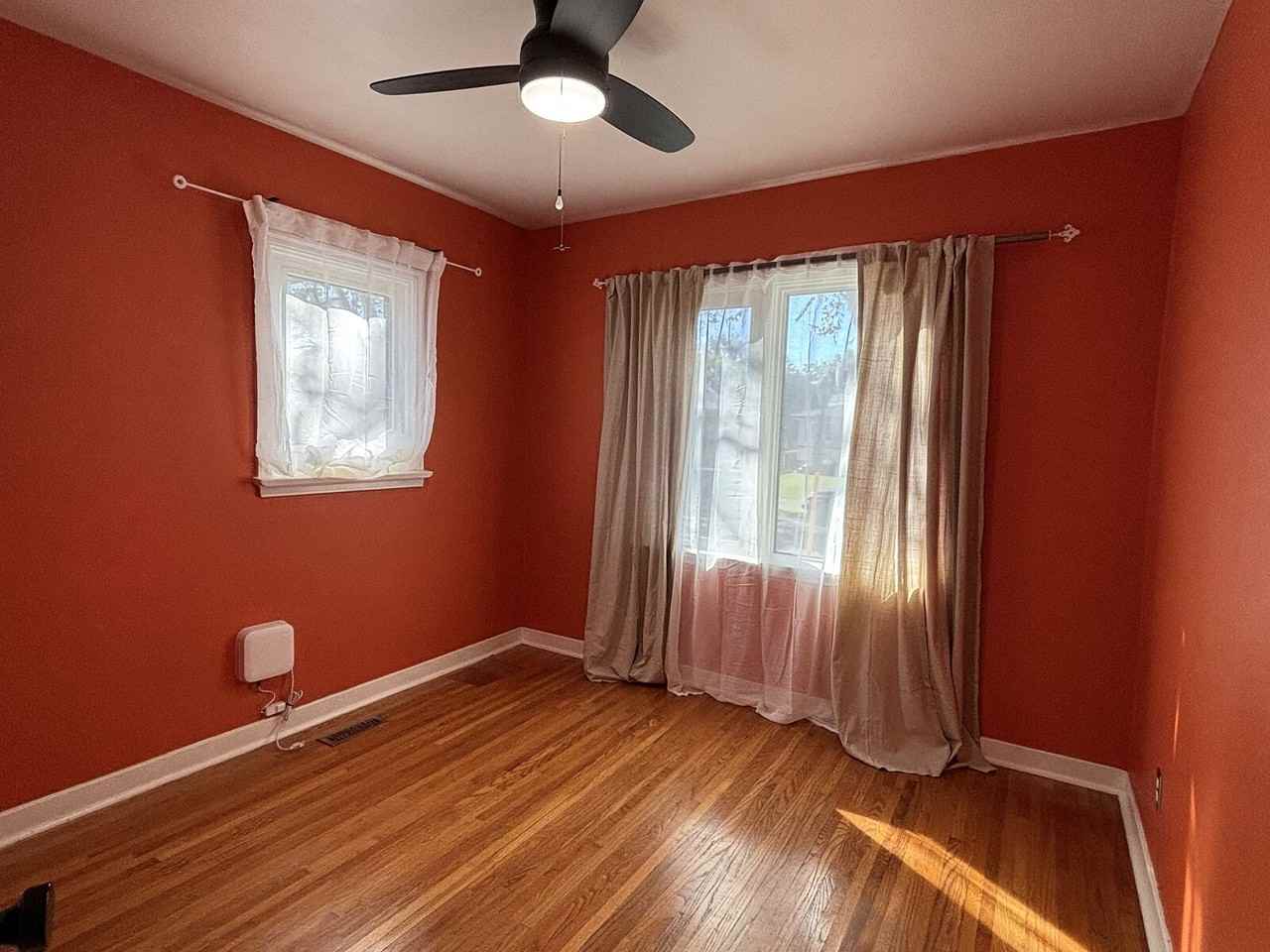 10147 81 St Nw - Photo 3 of 21