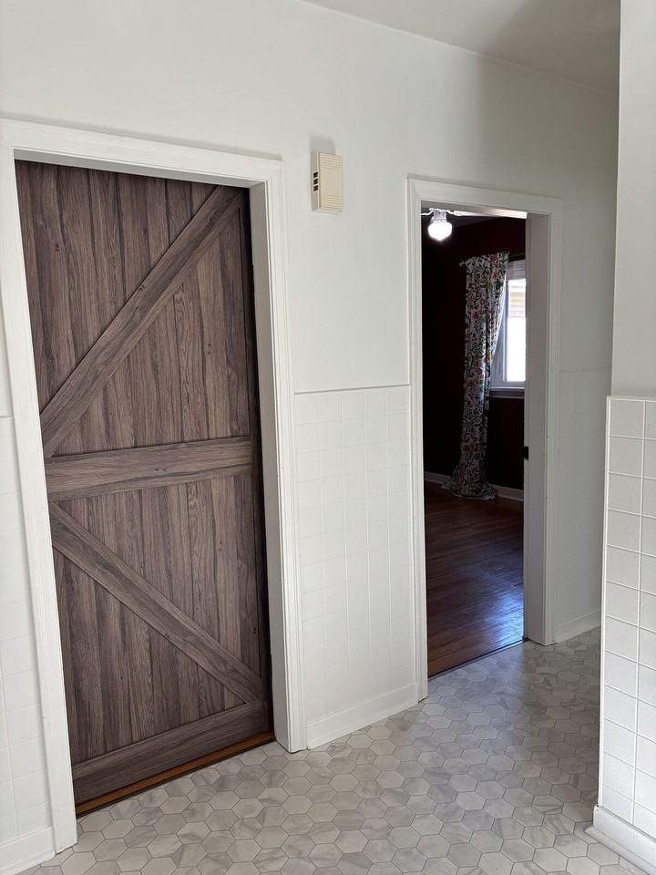 10147 81 St Nw - Photo 6 of 21