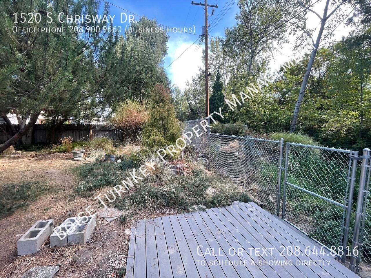1520 S Chrisway Dr - Photo 4 of 32