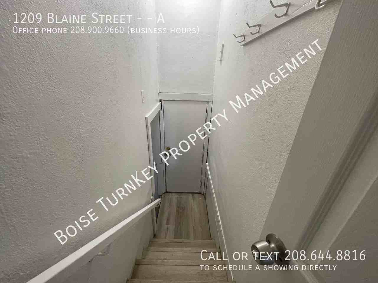 1209 Blaine St #A - Photo 3 of 18
