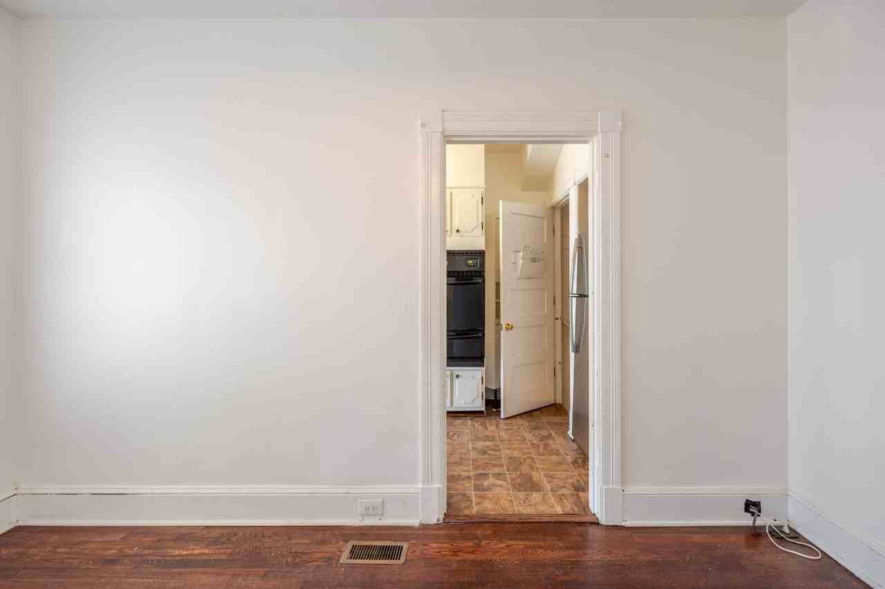 1109 Abbey Pl Ne - Photo 6 of 48