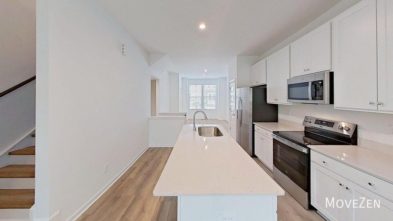 904 Formby Way - Photo 2 of 43