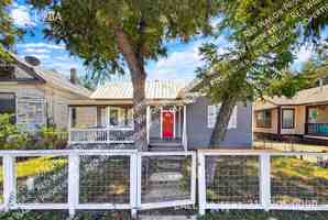 featured image of 322 Indiana St