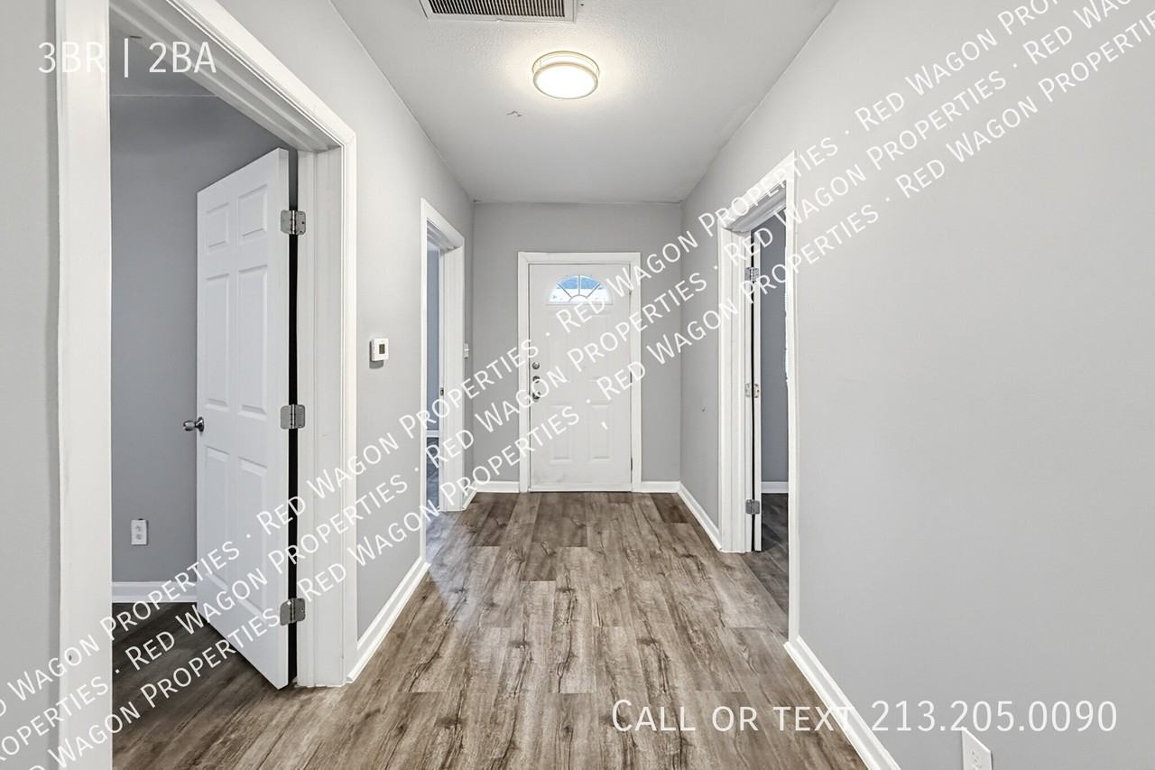 322 Indiana St - Photo 3 of 20