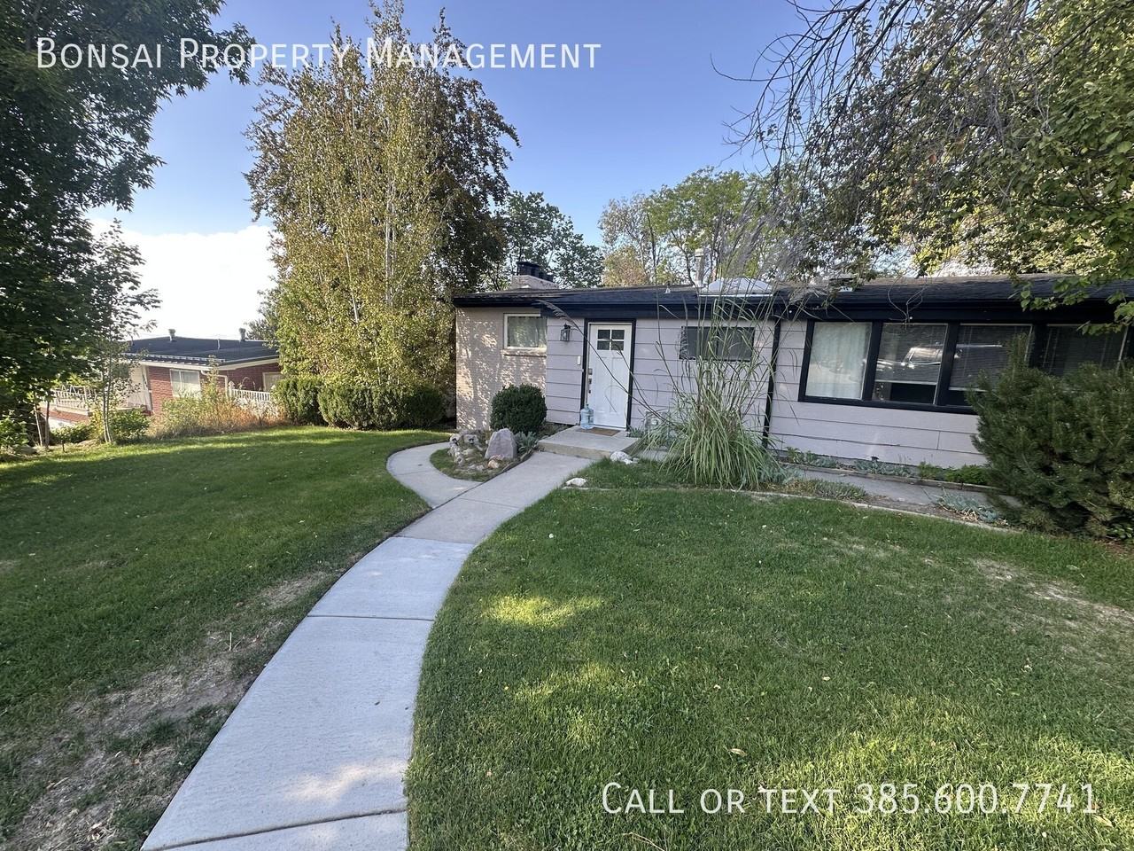 3281 E Fortuna Dr