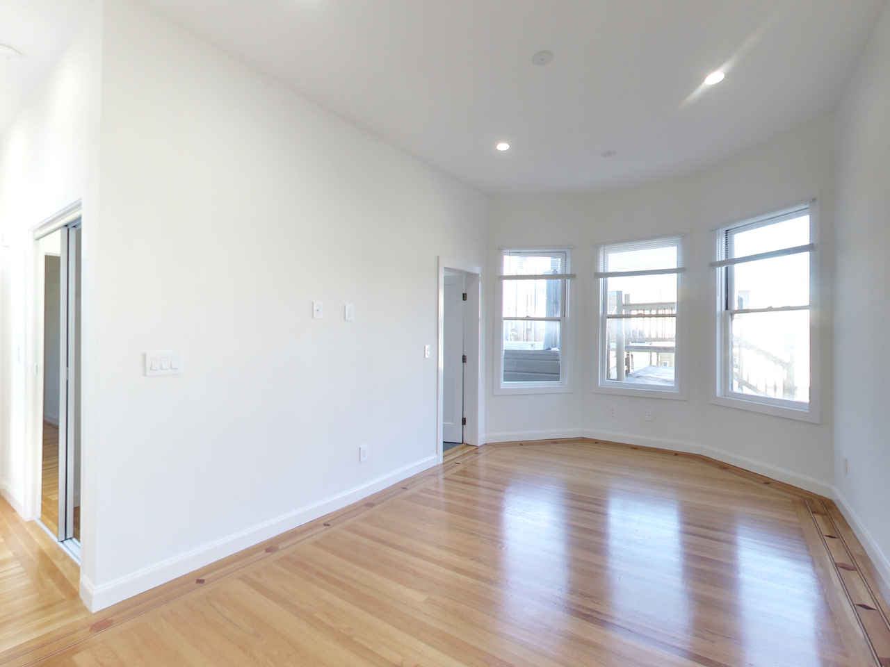 838 Greenwich St - Photo 5 of 24