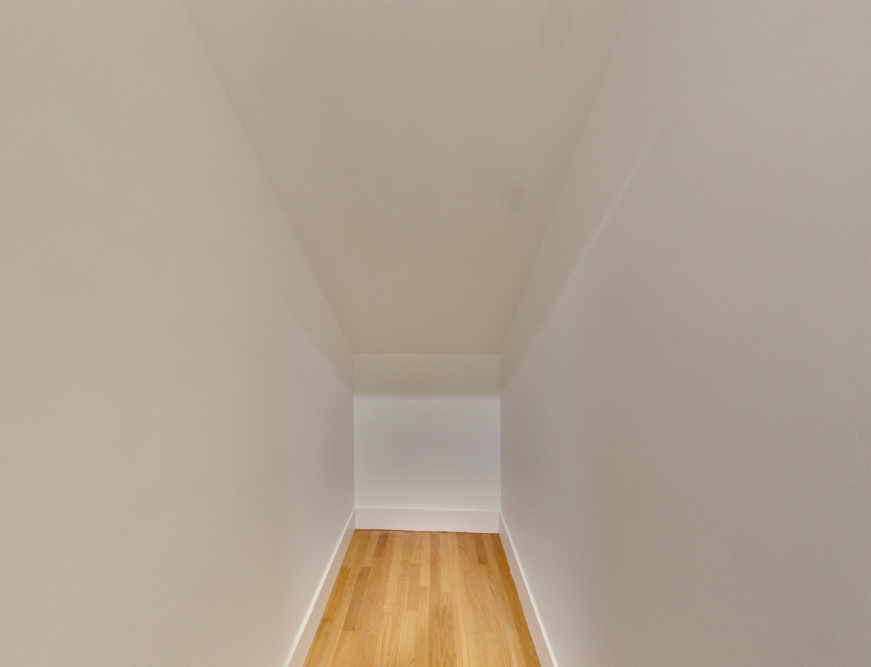 838 Greenwich St - Photo 6 of 24