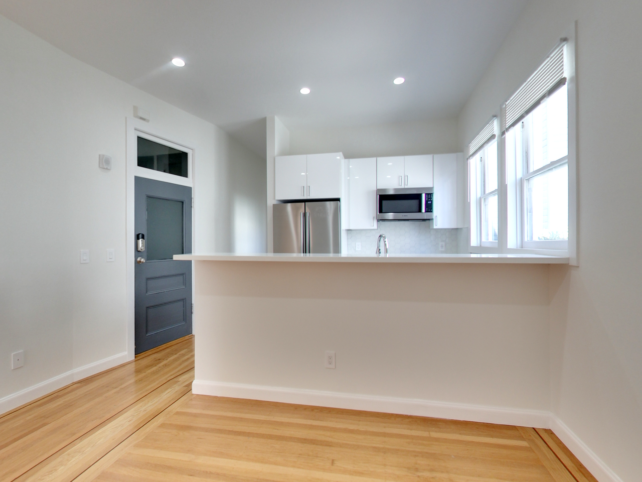 838 Greenwich St - Photo 7 of 24