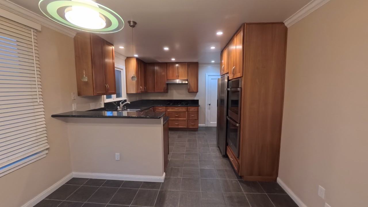 3434 Santiago St - Photo 7 of 31