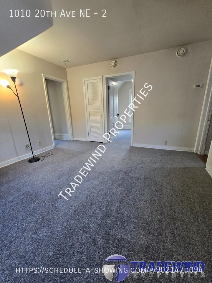 1010 20th Ave Ne #2 - Photo 5 of 15