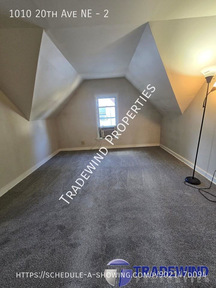 1010 20th Ave Ne #2 - Photo 6 of 15