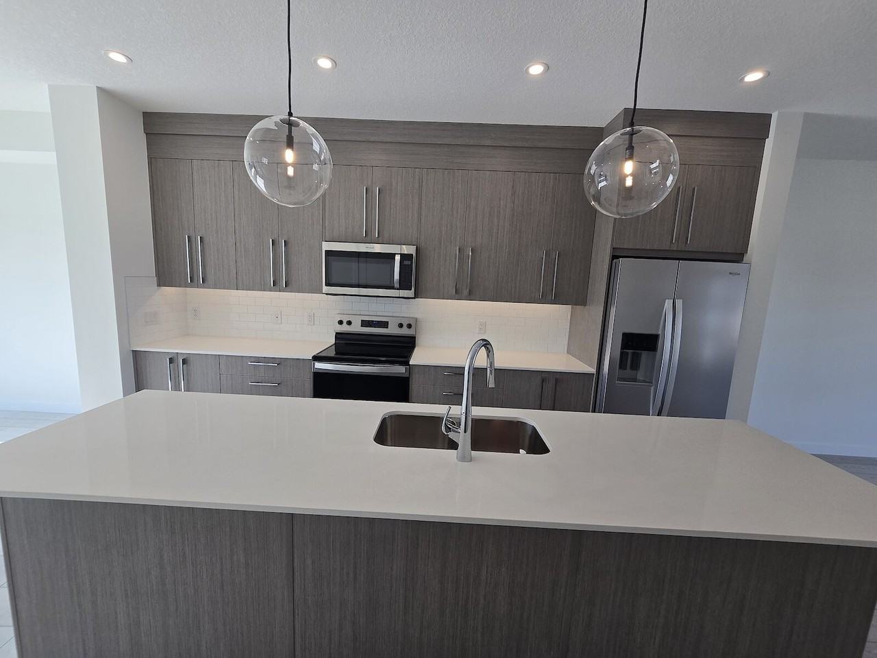 145 Raven Link Se - Photo 2 of 5