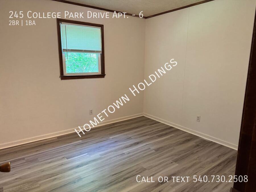 245 College Park Dr #6 - Photo 3 of 7