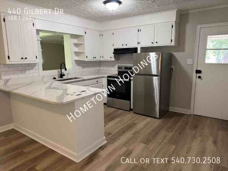 440 Gilbert Dr - Photo 3 of 10