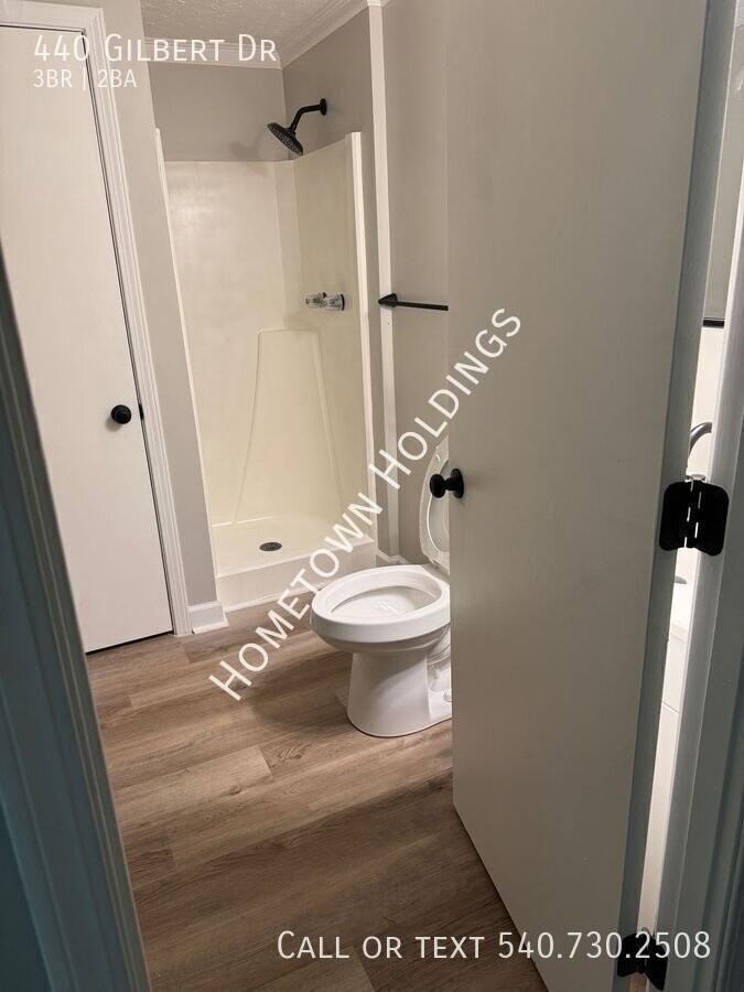 440 Gilbert Dr - Photo 5 of 10