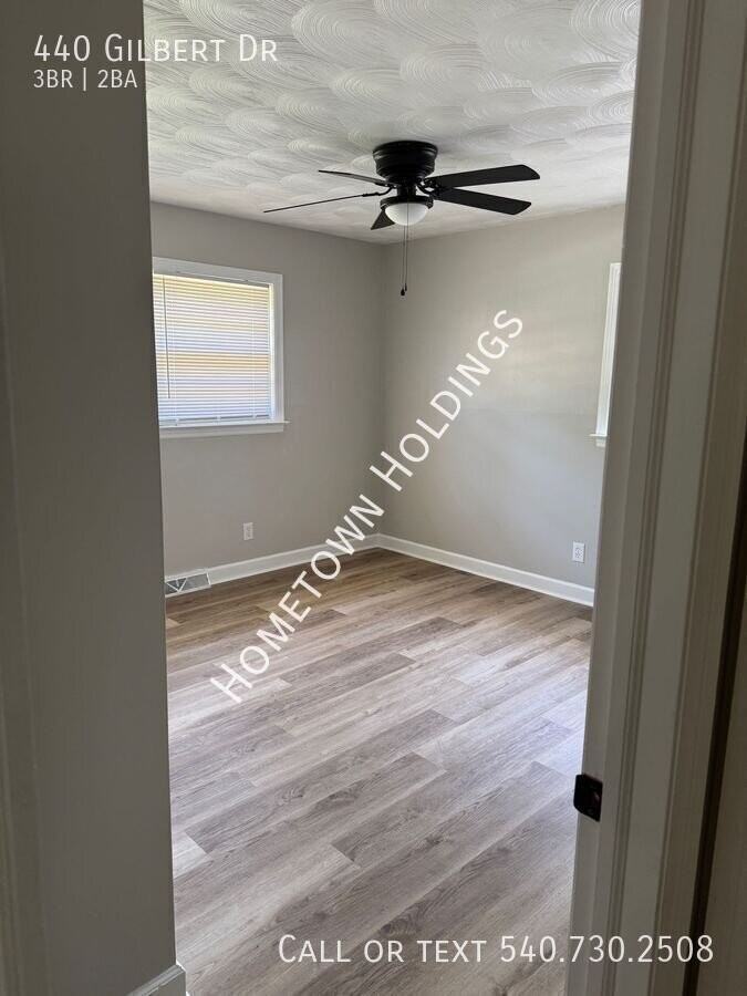 440 Gilbert Dr - Photo 7 of 10