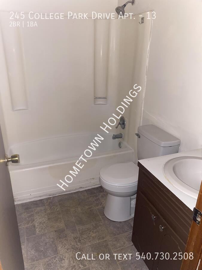 245 College Park Dr #13 - Photo 5 of 7