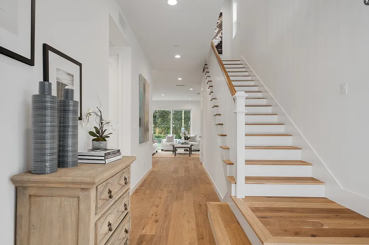10833 Tabor St - Photo 3 of 17