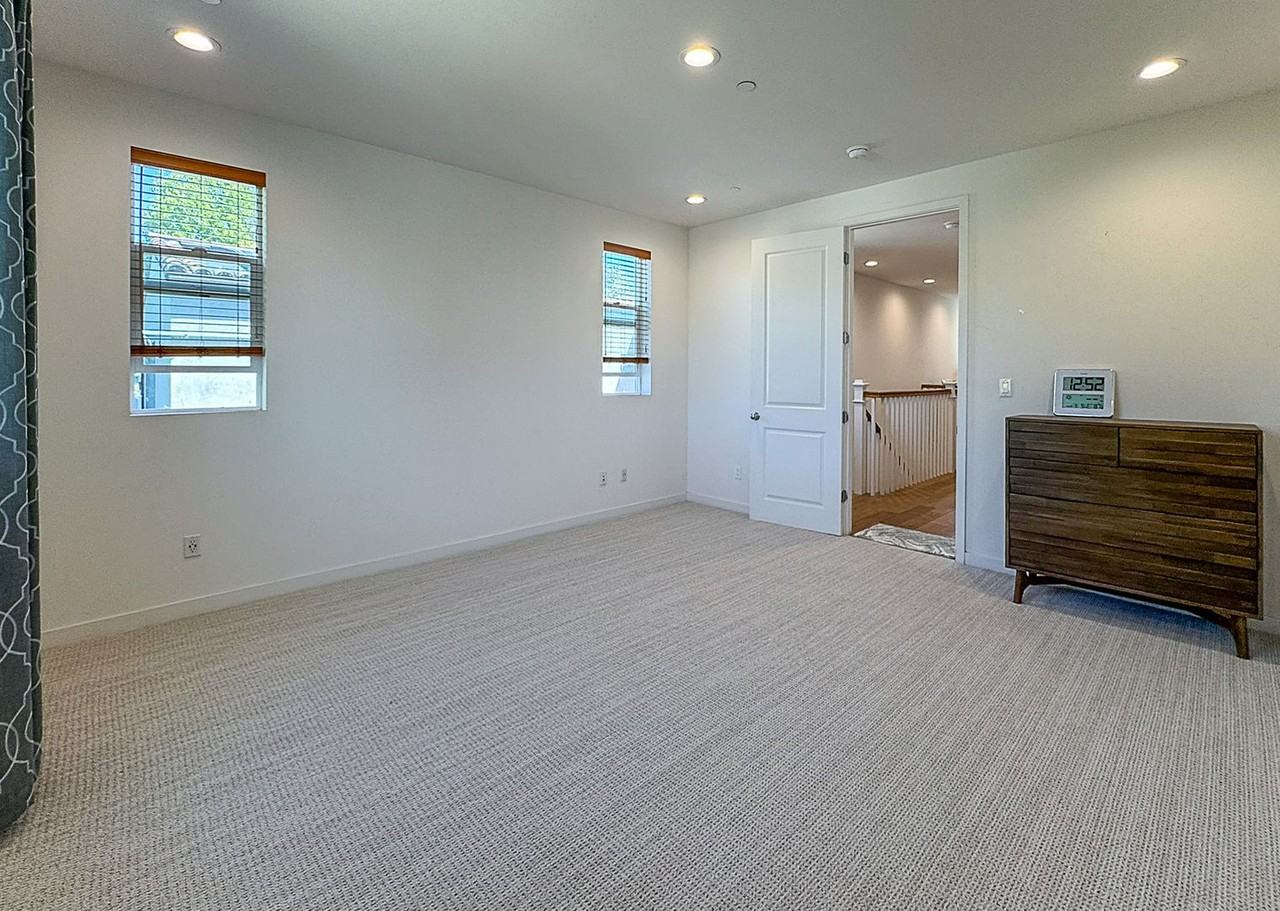 10833 Tabor St - Photo 7 of 17