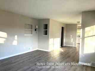 310 Oxford Rd - Photo 2 of 10