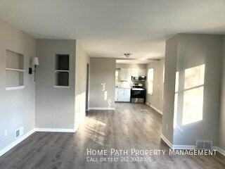 310 Oxford Rd - Photo 3 of 10