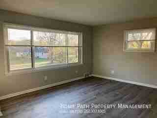 310 Oxford Rd - Photo 4 of 10
