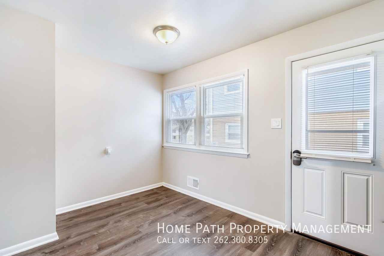 234 W Laflin Ave #3 - Photo 6 of 14