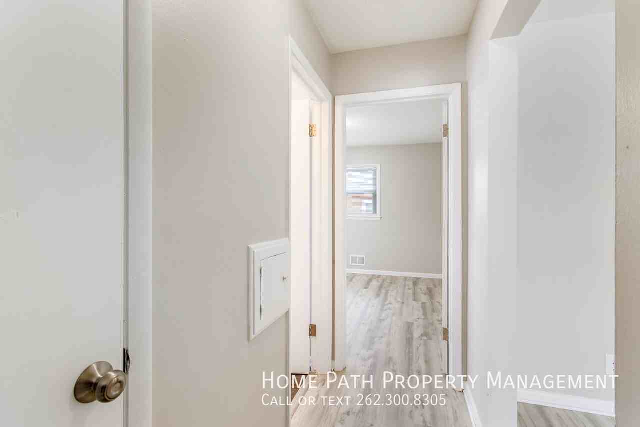 234 W Laflin Ave #3 - Photo 7 of 14