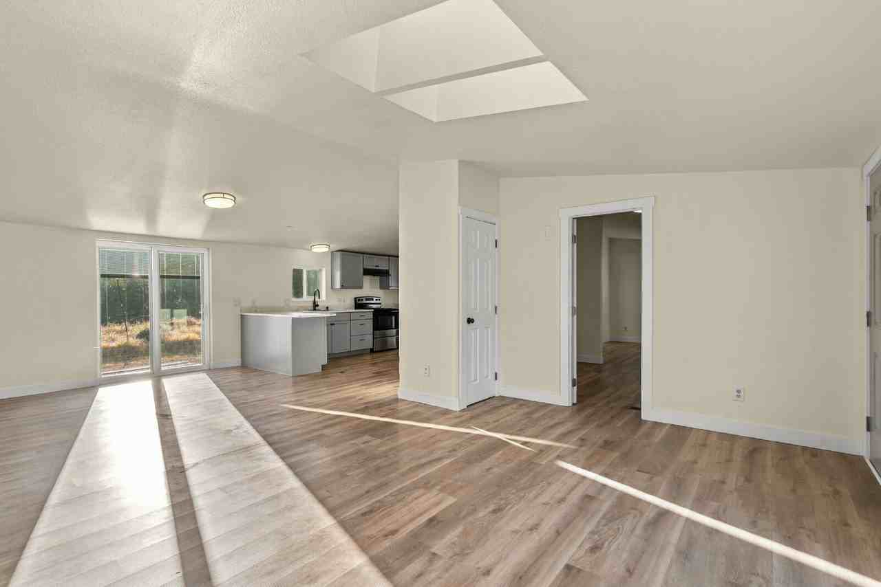 1756 Tolman Creek Rd - Photo 6 of 28