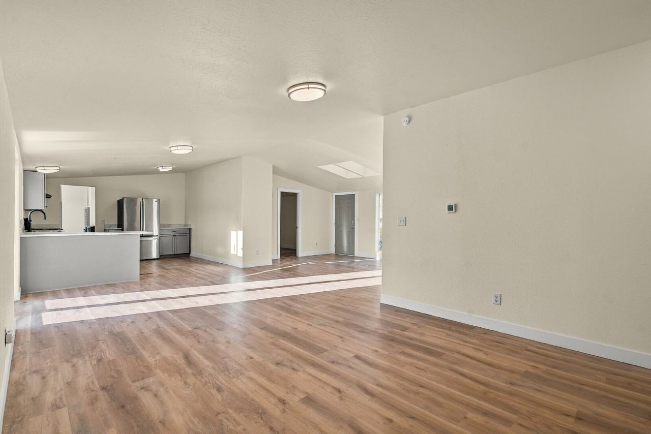 1756 Tolman Creek Rd - Photo 7 of 28