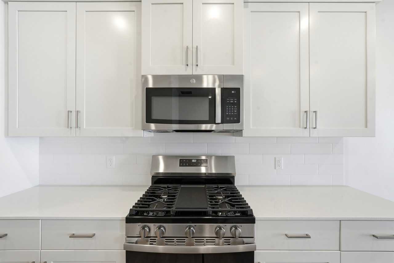 613 W 550 N - Photo 3 of 25
