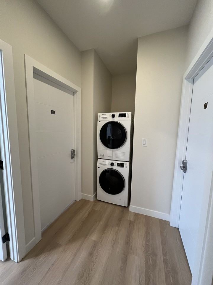 10740 78 Ave Nw - Photo 6 of 8