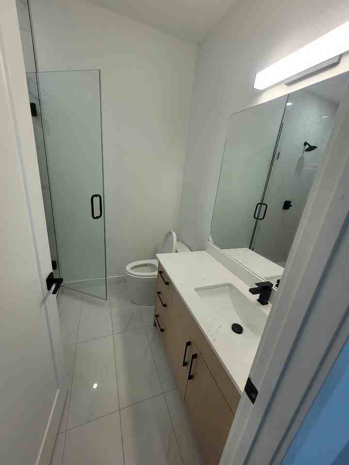 612 Whitehorn Way Ne - Photo 6 of 9