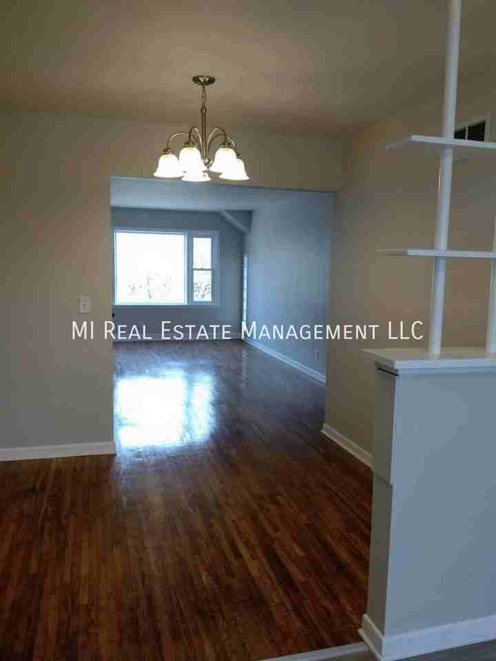 217 W Cass St Apt 2e - Photo 4 of 11