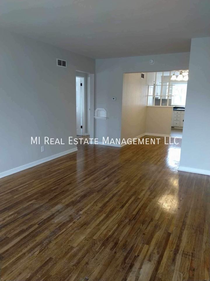217 W Cass St Apt 2e - Photo 6 of 11