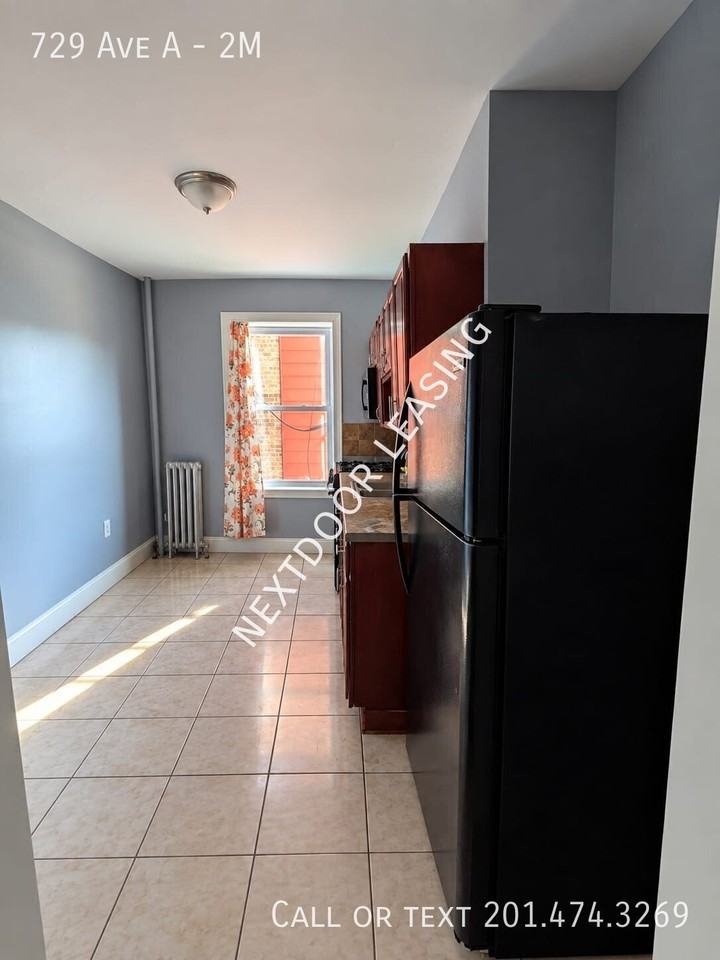 729 Avenue A #2M - Photo 3 of 7