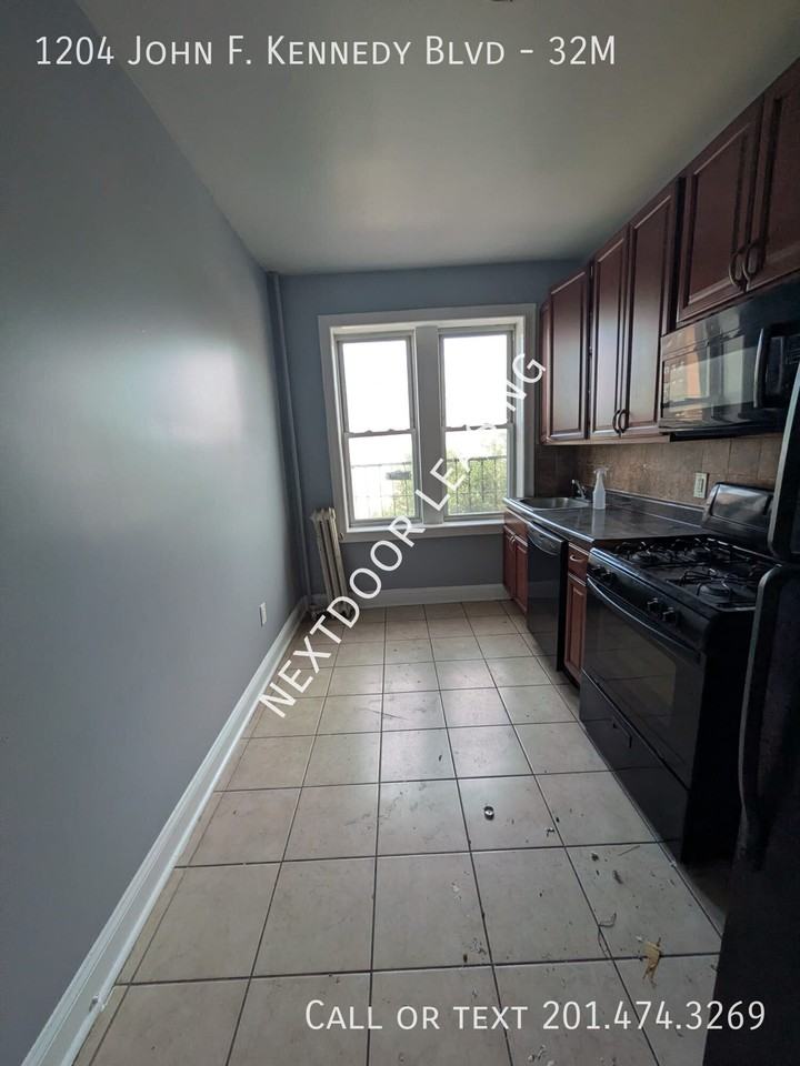 1204 John F Kennedy Blvd #32M - Photo 2 of 8