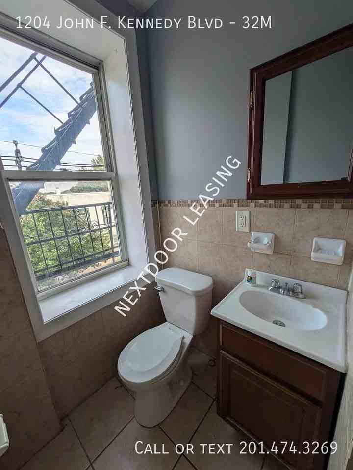 1204 John F Kennedy Blvd #32M - Photo 4 of 8