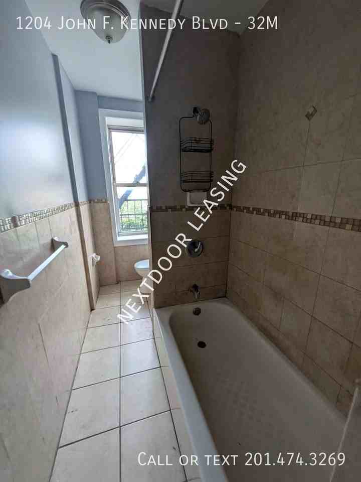 1204 John F Kennedy Blvd #32M - Photo 5 of 8