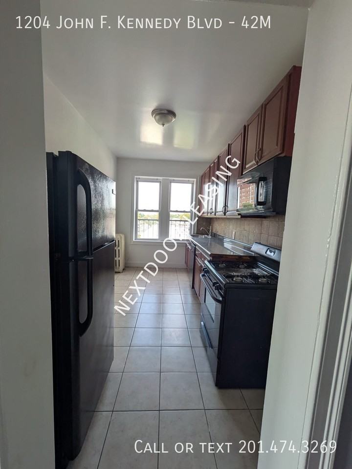 1204 John F Kennedy Blvd #42M - Photo 2 of 8