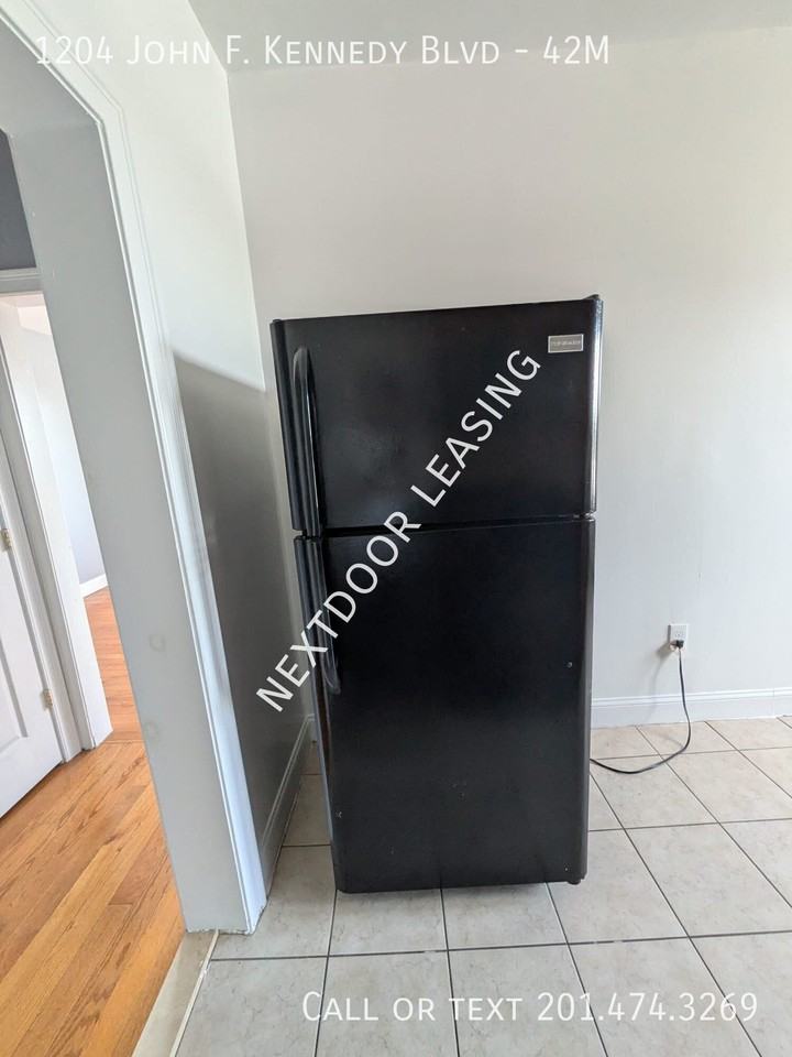 1204 John F Kennedy Blvd #42M - Photo 3 of 8