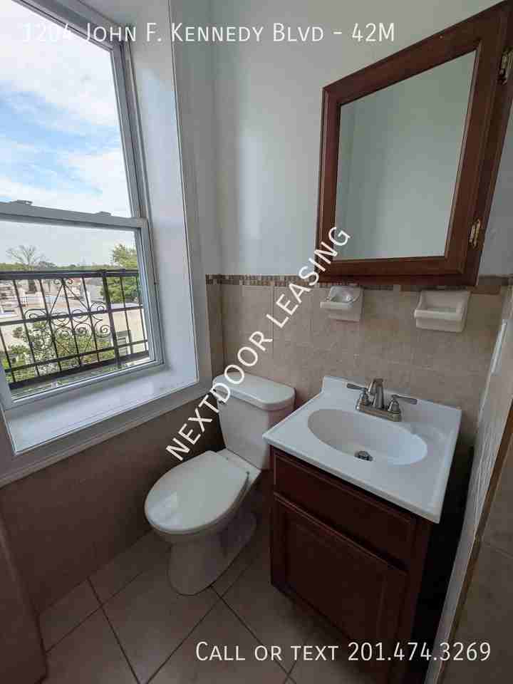 1204 John F Kennedy Blvd #42M - Photo 4 of 8
