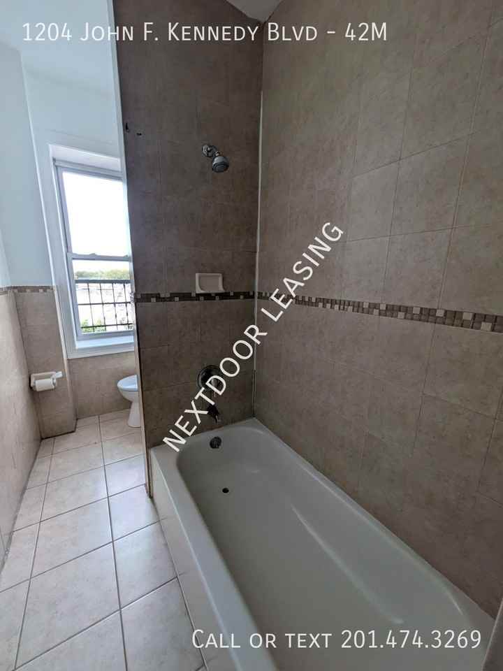 1204 John F Kennedy Blvd #42M - Photo 5 of 8