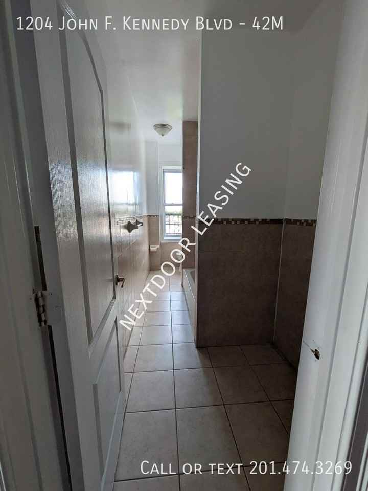 1204 John F Kennedy Blvd #42M - Photo 6 of 8